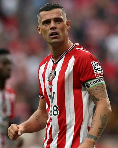 ArsenalNews_Hub's tweet photo. 🚨🎙️ | Granit Xhaka backs Arsenal F.C.:

🗣️ “I would love to see Arsenal win the trophy this season.”

🗣️ “They are a very good team right now and have every chance to win both the Premier League and the Champions League.”

🗣️ “I’m confident they can do it.”

💭 Former captain believes… big season ahead 🔴⚪️🏆****