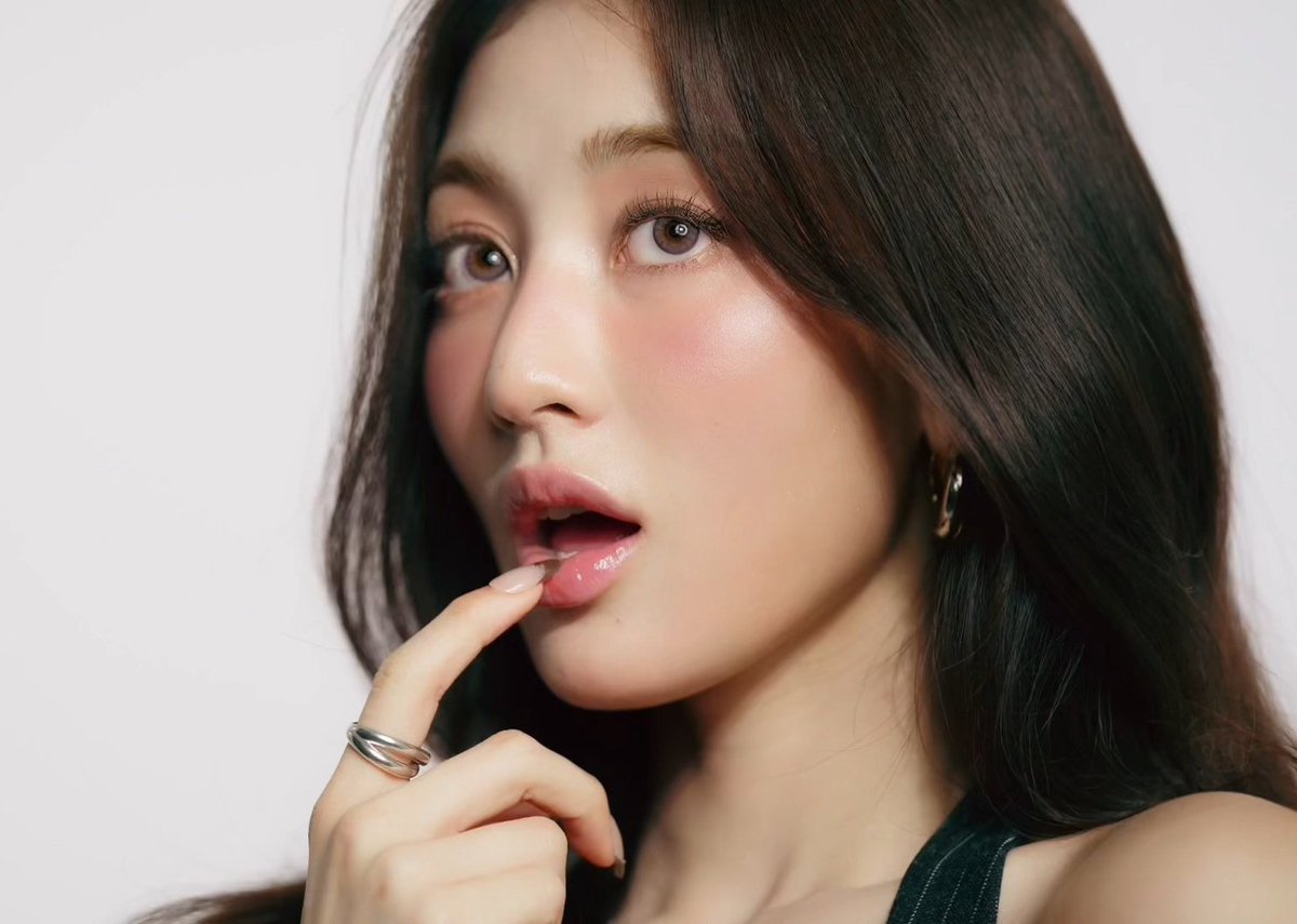 JIHYO BASE tweet media