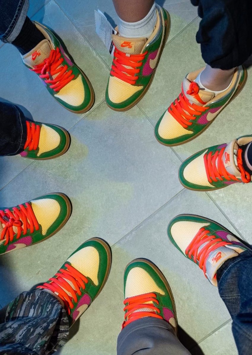 JustFreshKicks tweet media