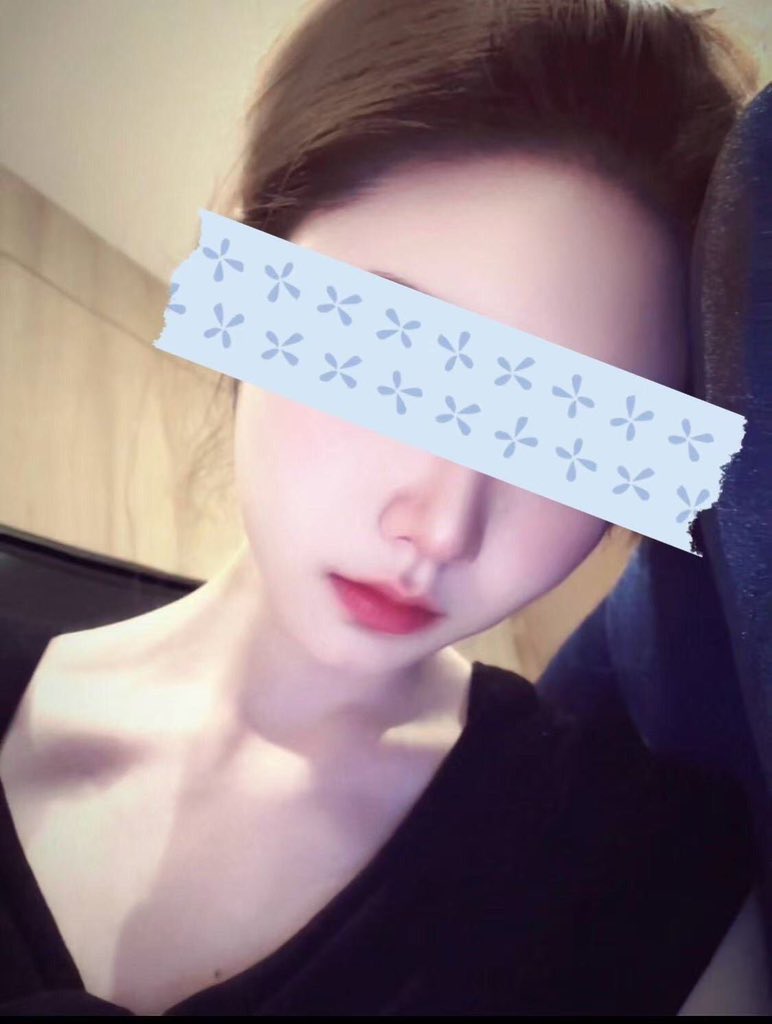 武汉字母墙 tweet media