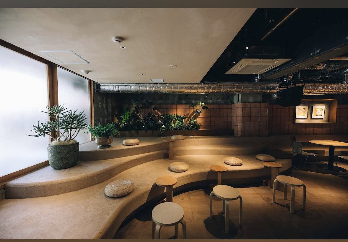 wawawan_Germany's tweet image. 乃木坂から六本木まで近いから
もう1件行きたかったカフェにバスクチーズケーキパイ食べに行った(笑)
食べ過ぎ😂でも歩いてるんで0カロリーってことで(笑)
雰囲気が好き！お客さんたくさんいたから店内写真は控えてHPからお借りしましたー
 #COMMON