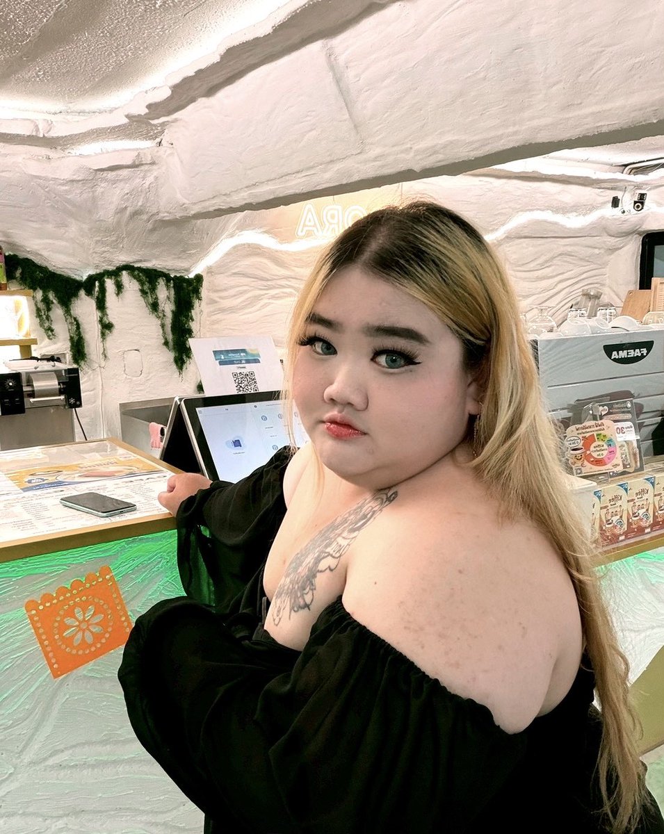 องค์หญิงปิ๊เรืองแสง tweet media