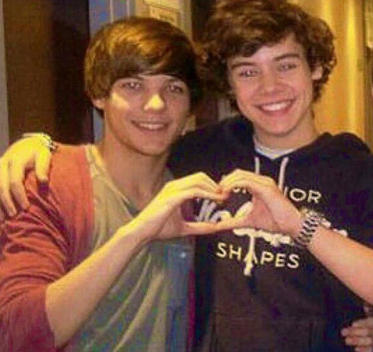 EnglandAus's tweet photo. Itโs Only Love ๐๐ ๐ณ๏ธโ๐๐ณ๏ธโ๐
#WeBelongTogether #ForeverForever #TogetherTogether #SideBySide #LarryIsReal #Them #LouisTomlison #HarryStyles #LarryStylinson ๐๐๐ณ๏ธโ๐๐ณ๏ธโ๐ https://t.co/DF0ffc3O7d