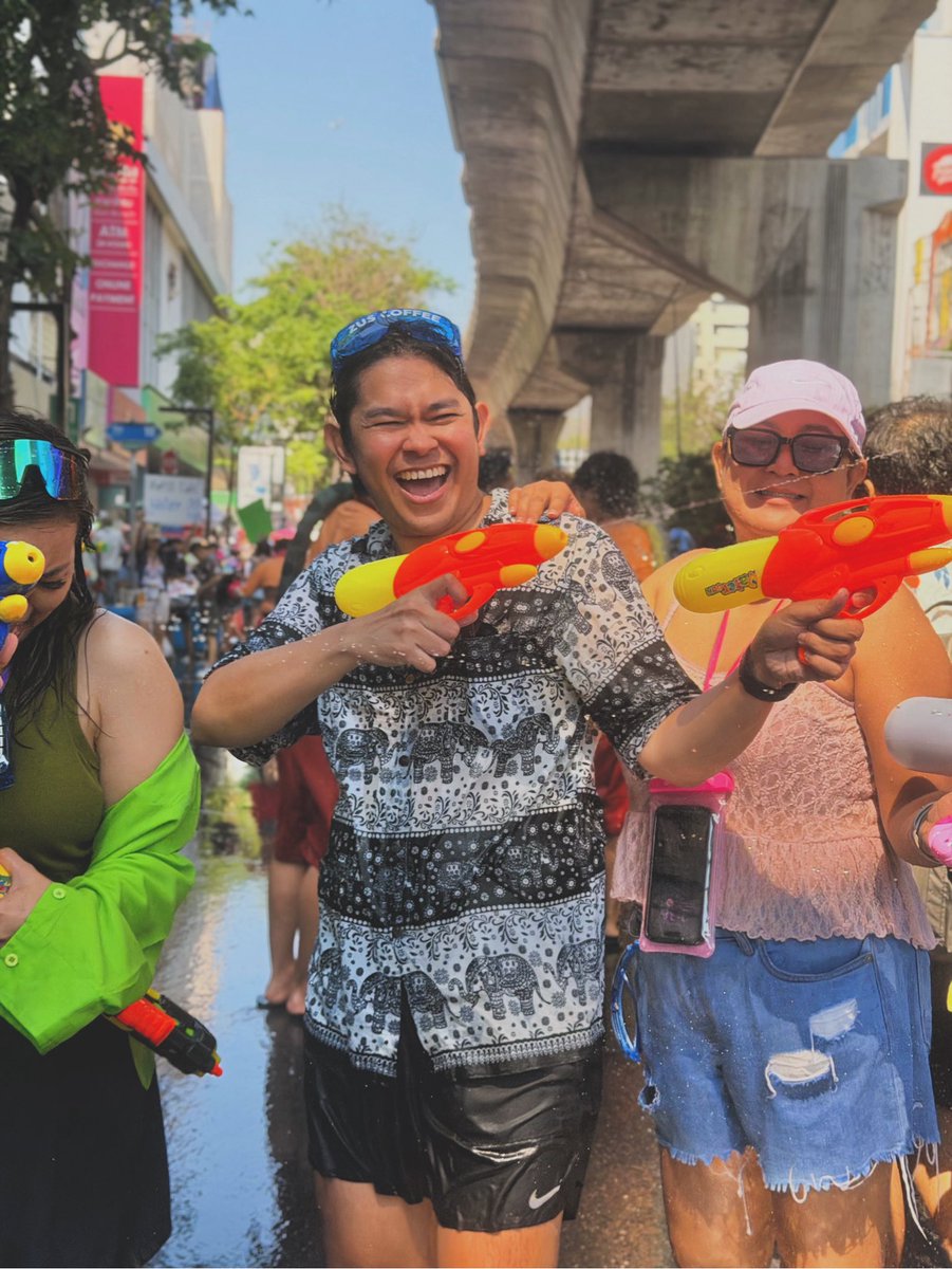 janusliboon's tweet photo. #songkran 
#thailand https://t.co/PKac4DTIMT