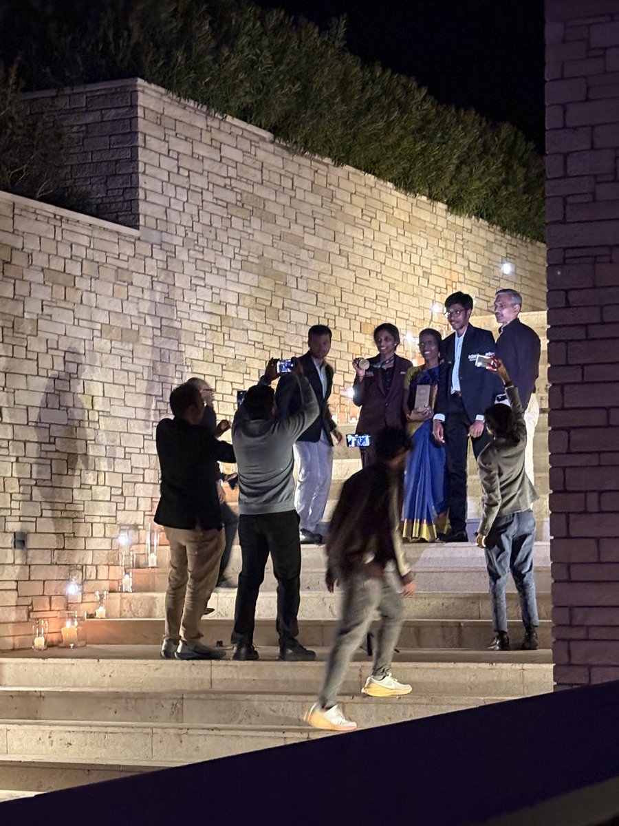 Indie Chess tweet media