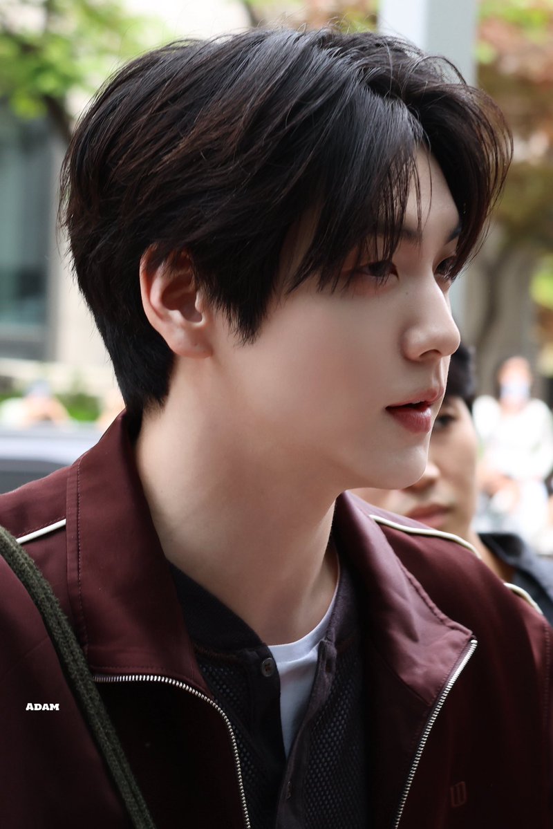 Adam_1205 tweet media