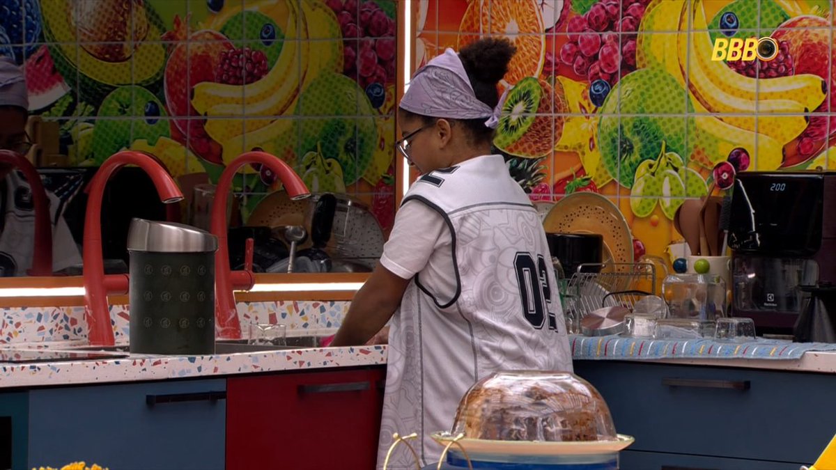 canalantenados's tweet photo. Juliano comenta sobre o jogo exitoso em eliminar o Quarto Voar.

Juliano: "Tiramos o quarto mais inteiro... nós não, o público."  

Ana Paula: "O público!"  

Juliano: "Mas conseguimos colocar eles no Paredão. Isso que eu quero dizer. As estratégias que a gente traçou deram certo. Tô achando doido."  

Ana Paula: "A trancos e barrancos. Muito sofrimento."  

Juliano: "Aos trancos e barrancos, tomando no c* o jogo inteiro."  

Milena: "Não deu tão certo assim, não... pra mandar eles pro Paredão, apareciam uns colares do nada, umas imunidades do nada. Não foi fácil, não." #BBB26