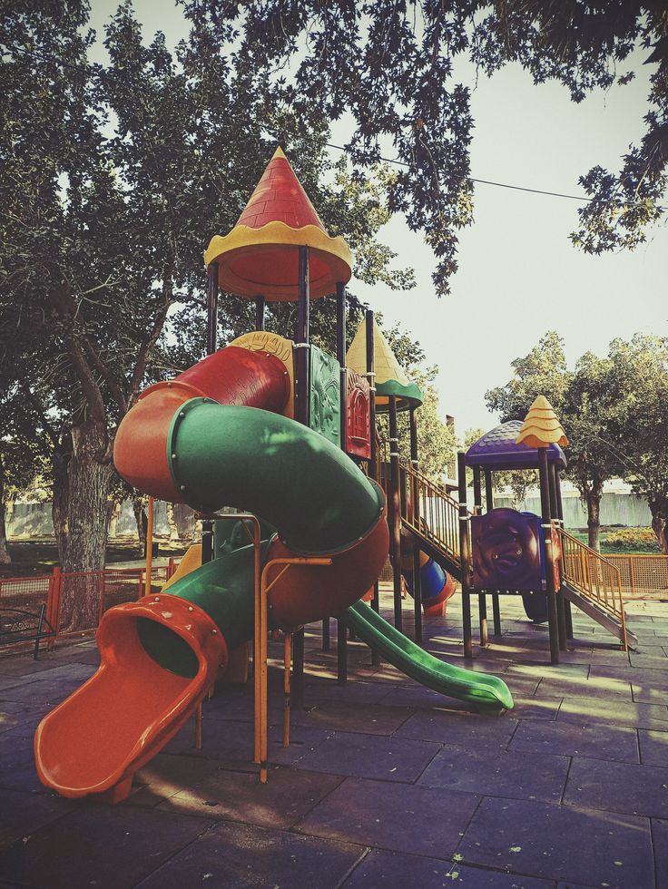 mae dropped dead tweet media