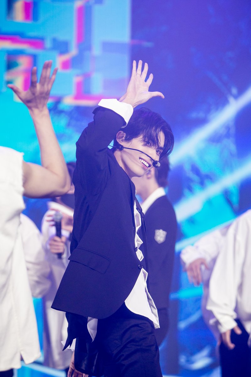 하루함께🪖 tweet media