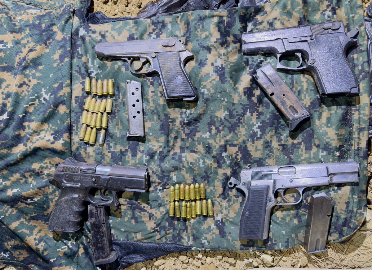 _SPGuatemala's tweet photo. 🚨10 armas de fuego y 38 teléfonos incautados‼️ Resultado de inteligencia penitenciaria y labor de los órganos de control de la DGSP. Con apoyo del Ejército se realizó requisa focalizada en sectores de Granja Pavón, con incautación de varios ilícitos. #ControlYOrden 💪 https://t.co/UB7Dpvjlmq