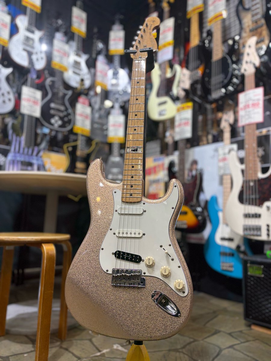 bbsapporock's tweet image. #used 【#FERNANDES LD-85KK LOVE DRIVER】

委託品として入荷🚚💨

L’Arc～en～CielのギタリストKen氏のシグネチャーモデル🎸

汚れ、小キズと使用感はありますがプレイには影響せず美品となっております🤩

なかなか手に入らないモデルです‼️気になっている方、お早めに💨

ギグケース付属です♪