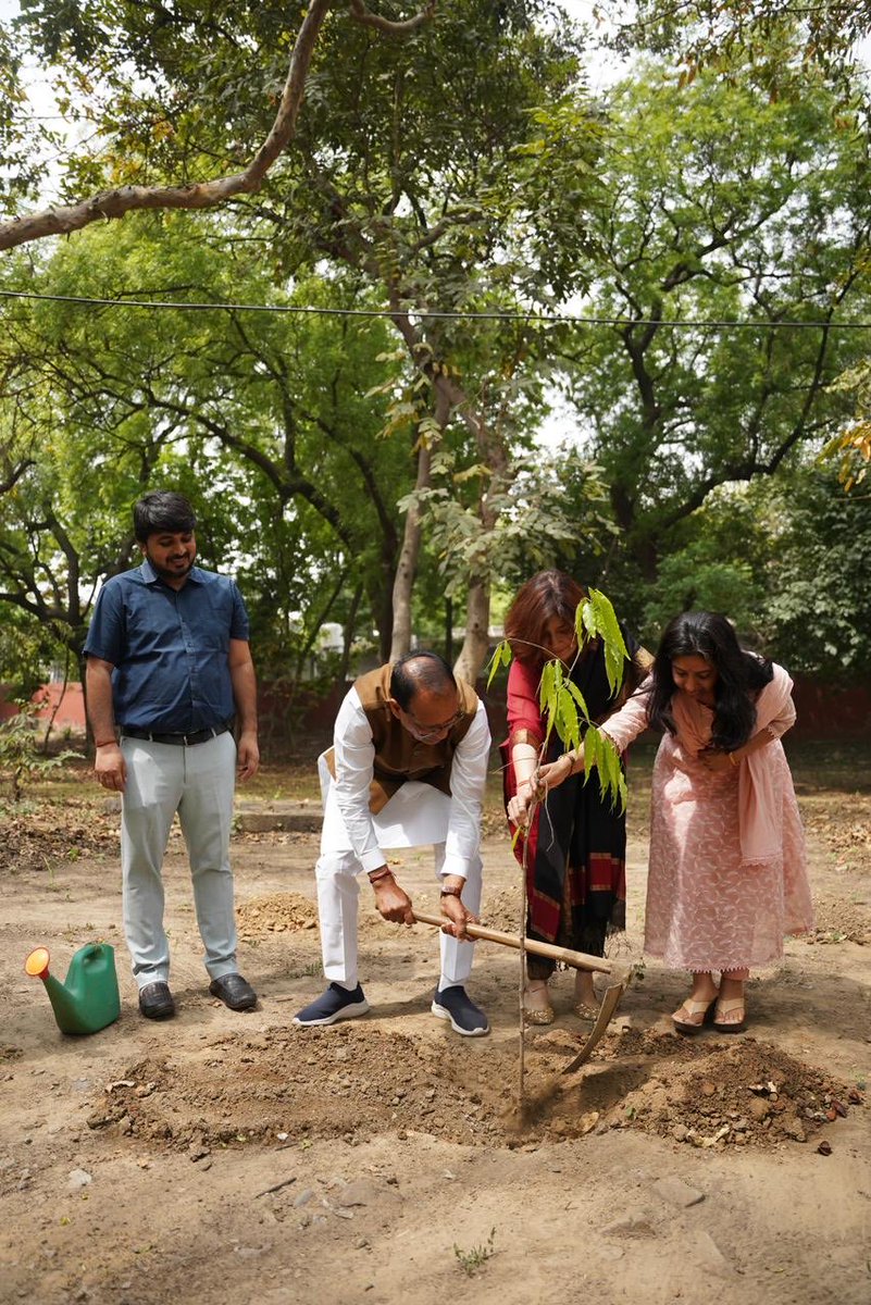 Shivraj Singh Chouhan tweet media