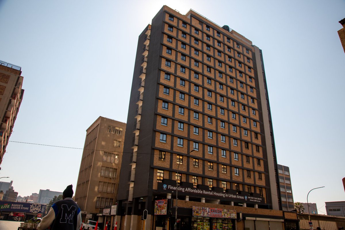 Ash Müller tweet media