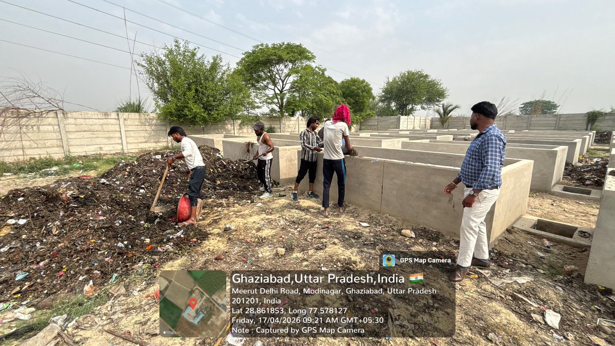 ✨🌱 कम्पोस्टिंग साइट पर कार्य 🌱✨
मोदीनगर नगर पालिका के नेतृत्व में SBM टीम द्वारा Bisokhar composting site पर कार्य किया जा रहा है, जहां विभिन्न प्रकार की प्राकृतिक खाद का निर्माण किया जाता है। ♻️🌿
#SwachhBharatMission #Composting #OrganicFarming #CleanCity #SwachhtaAbhiyan