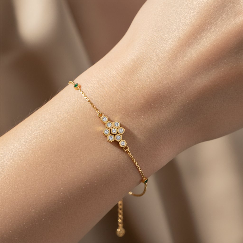 jebijjewellery's tweet image. Your outfit is 90% done. This bracelet is the missing 10% 💚✨ Diamond Cluster Bracelet with Emerald accents — handcrafted perfection.

Complete your look → jebij.com

#OOTDJewellery #Jebij #BraceletOfTheDay #StyleTip