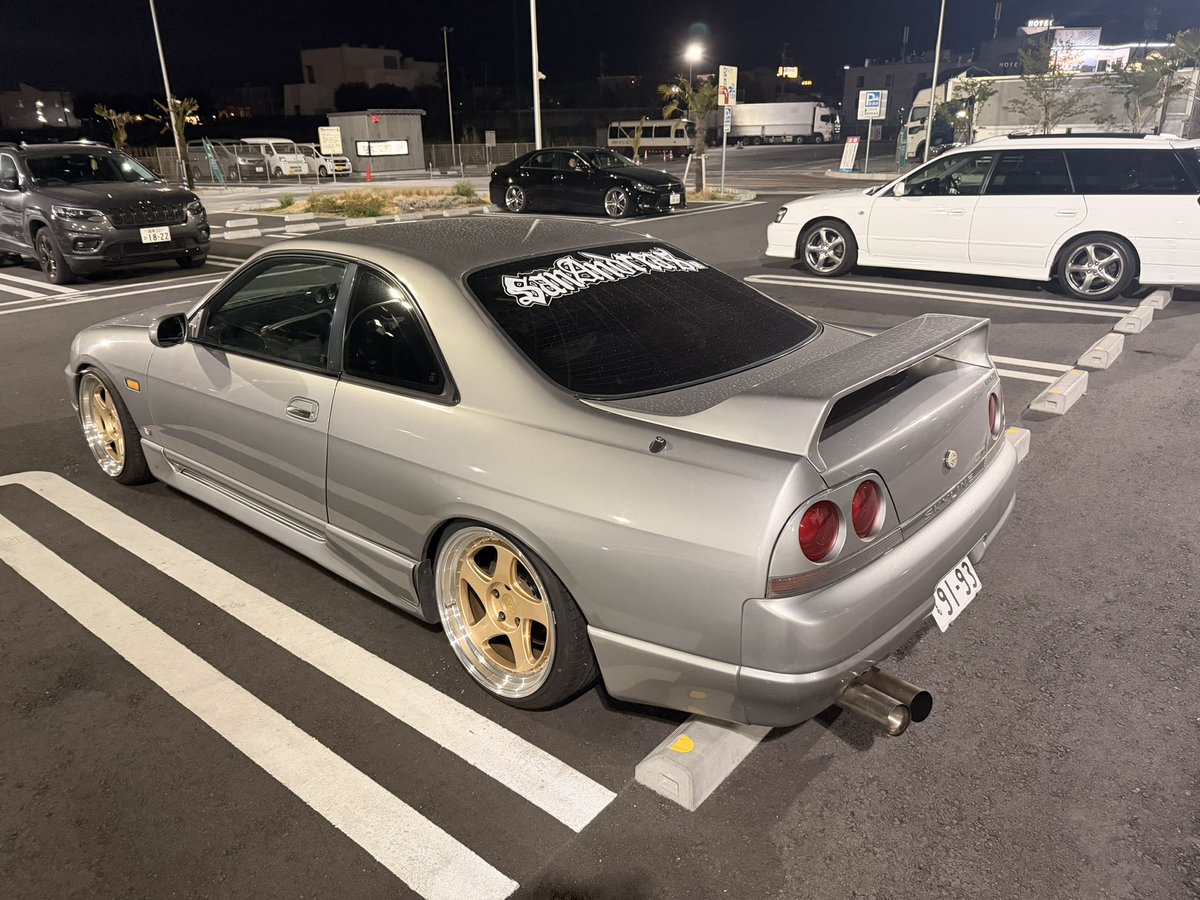 aiky_4_'s tweet photo. イケメンすぎる旦那と車が尊い https://t.co/nMlKeWQhPA
