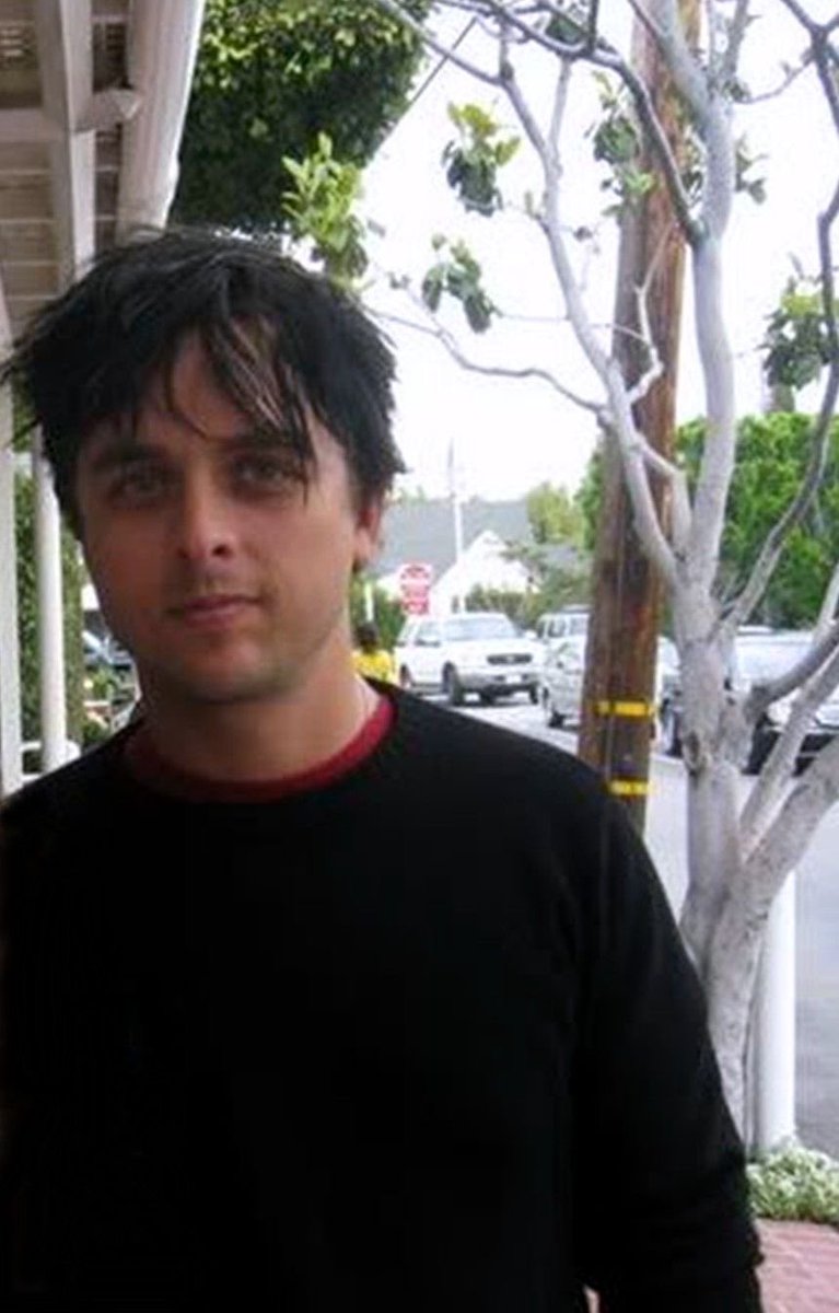 daily billie joe armstrong tweet media