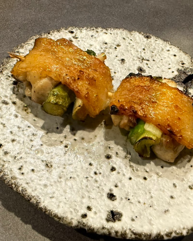 MaruseJ4123's tweet photo. マルセ実業のmarcoです。毎月1度は足を運ぶ焼き鳥店「たまや」をご紹介

やわらかいササ���、パリっとした皮のねぎま、プリプリの砂肝、ジューシーなかしわ、卵とチーズのソースがたまらないつくね！ →

#石川県 #金沢市 #不動産 #金沢駅 #グルメ #焼き鳥 #たまや #企業公式 https://t.co/kBzzsauaDC