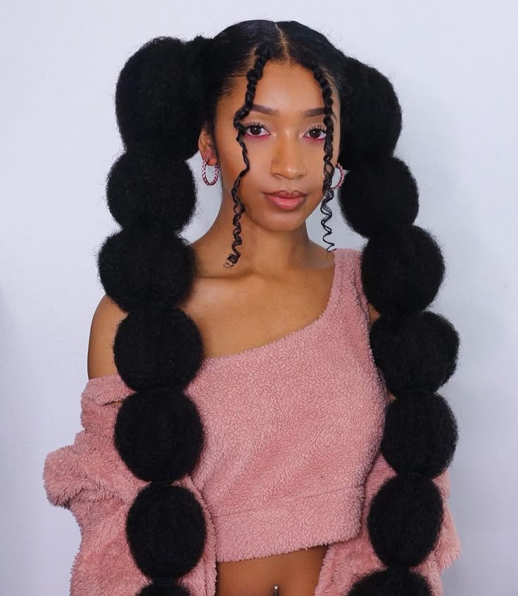 @GiangNg76866758 @DailyyDesscaras Honey her hairstyle are literally ...