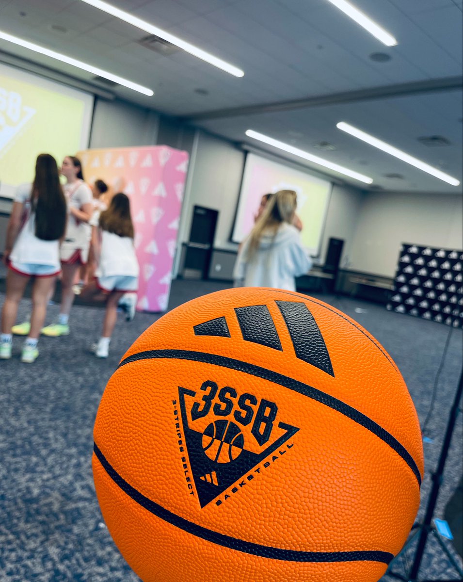 TLSBasketball's tweet photo. 📍Bryan, Texas (Adidas Live 1) https://t.co/MFoFlxoQvW