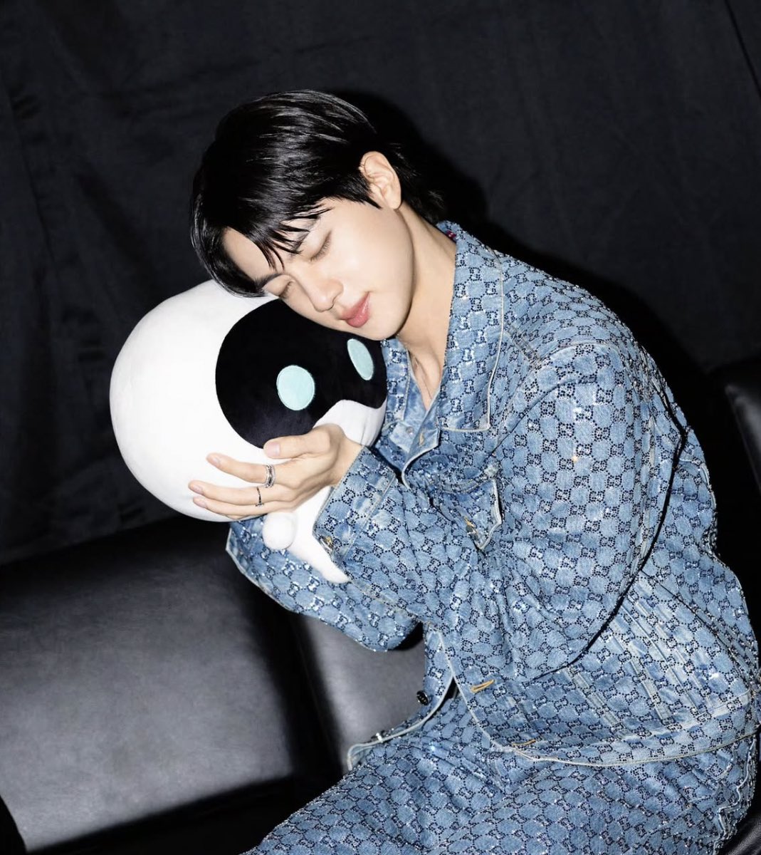 seokjinnie with his faves in plushie form🥹🫶