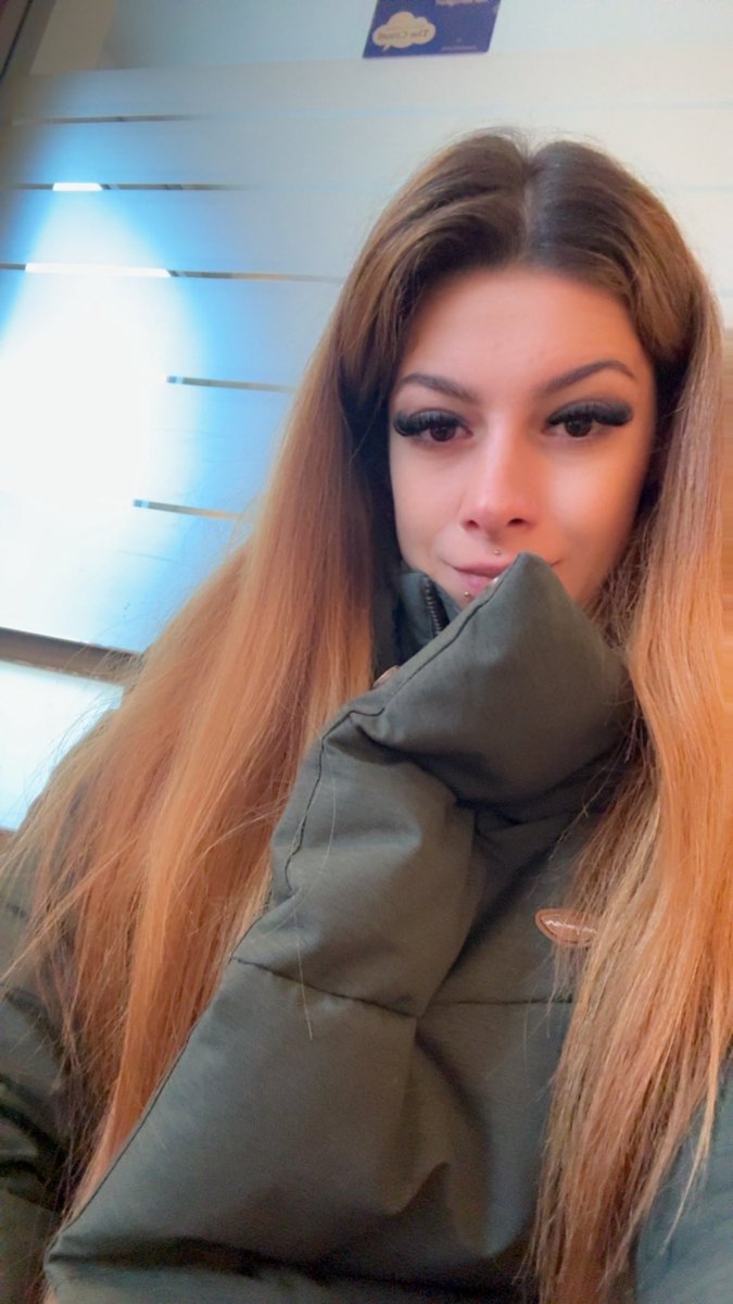 Larissa-TS tweet media