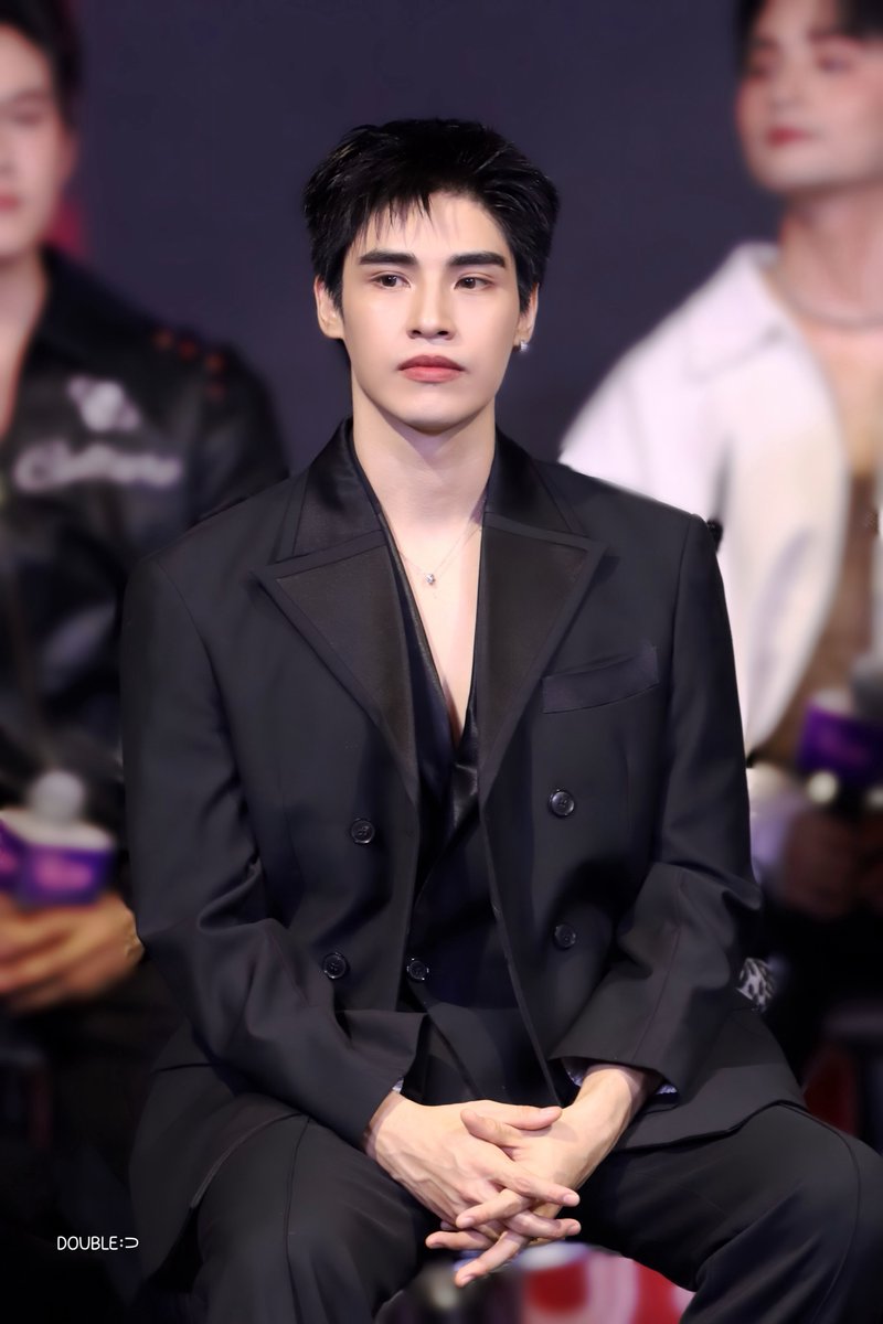 double2uu's tweet photo. สูทดำ ออร่ามากกกก ✨

UPPOOM X PRESSCON
#LoveofSilomPressCon 
#poompps https://t.co/E3K8tl81GF