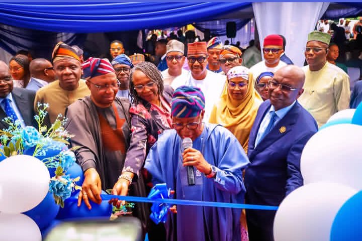 CrffnOfficial's tweet photo. Igwe Kingsley O, Registrar/CEO CRFFN, joins stakeholders at UNILAG IMS for the commissioning of the NIMASA-donated facility by the Honourable Minister FMMBE Adegboyega Oyetola (CON), marking a boost for Nigeria’s maritime capacity and blue economy agenda.
#CRFFN https://t.co/JaZDbML5Y2
