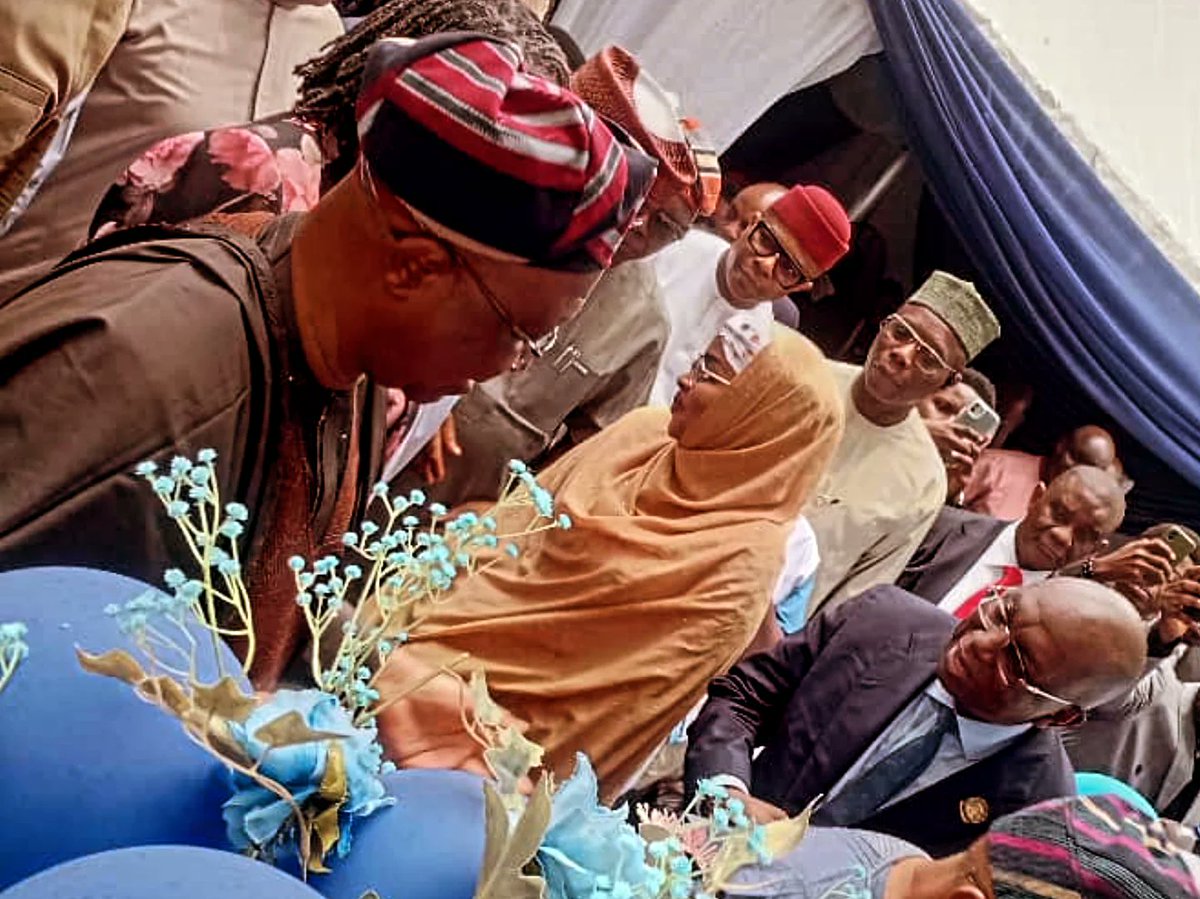 CrffnOfficial's tweet photo. Igwe Kingsley O, Registrar/CEO CRFFN, joins stakeholders at UNILAG IMS for the commissioning of the NIMASA-donated facility by the Honourable Minister FMMBE Adegboyega Oyetola (CON), marking a boost for Nigeria’s maritime capacity and blue economy agenda.
#CRFFN https://t.co/JaZDbML5Y2