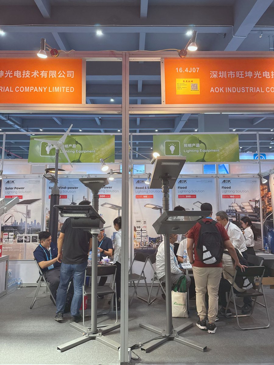 AokLight's tweet photo. #landscapelighting #smartlightingcontrol #aokled #ledlight #lightingsolutions #streetlight #parkinglotlight #arealight #sportslight #stadiumlight #highquality #qualitycontrol https://t.co/hYIlpw4mIP
