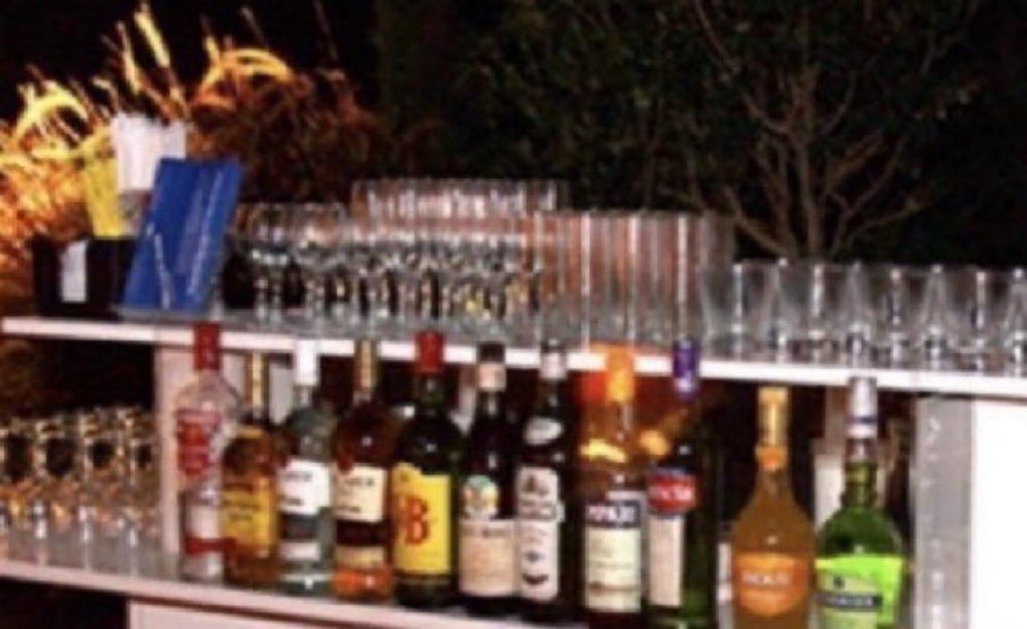 no perdamos valores y tradiciones, mejor es tarde q nunca, feliz cumpleaños mi estimado <a href="/lechedesirenas/">problemática</a> 💗🙌🏼 

AQUÍ ESTA LA MESA DE TRAGOS!! SI QUIERES UNO,COMENTA EL NOMBRE DE LA BEBIDA CON LA FRASE:PEDA KENINI 💅💅💅✨✨✨✨

PEDA KENINI

a empedarse se ha dicho!