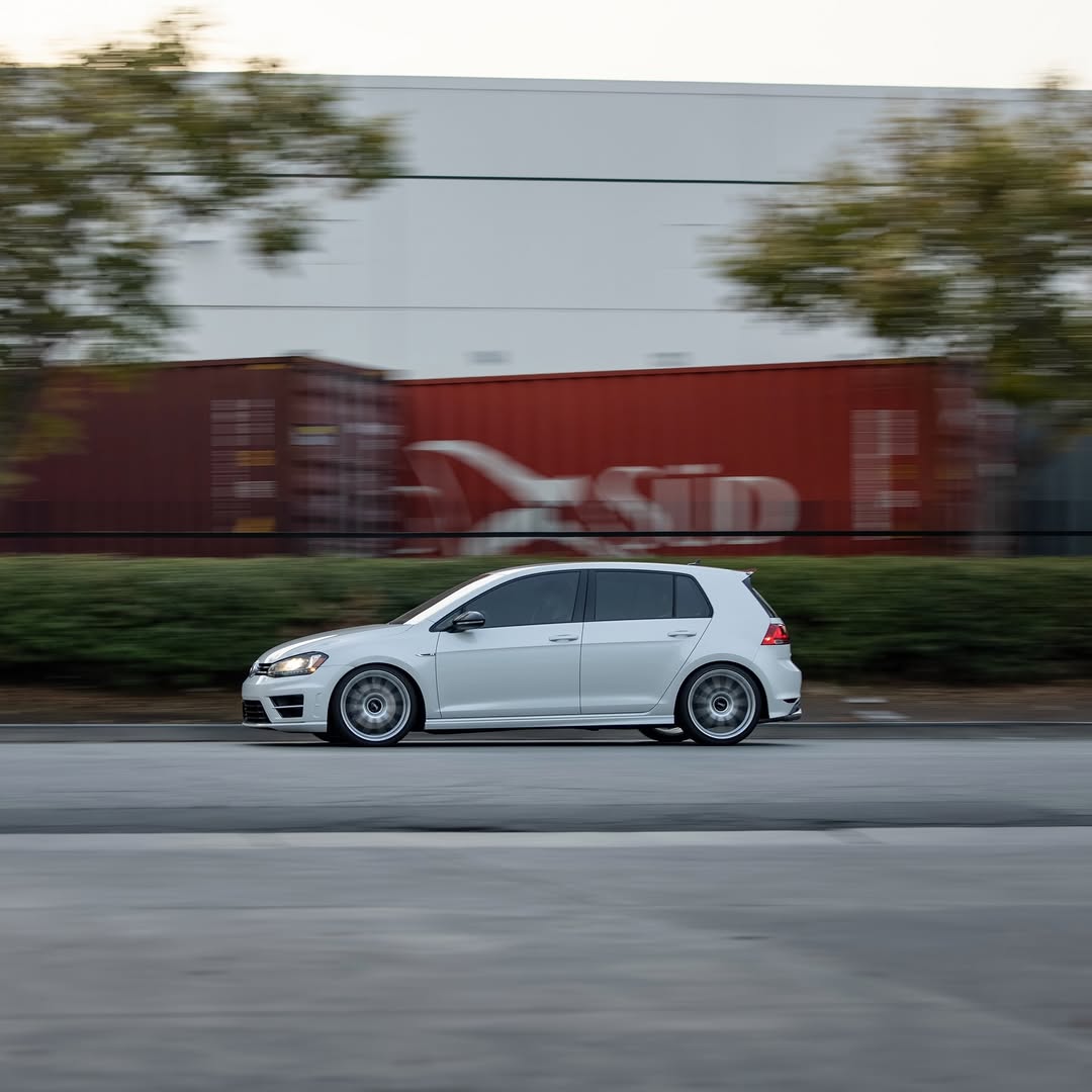 lekan897's tweet photo. VOLKSWAGEN GOLF R ON ROTIFORM WHEELS https://t.co/BHKVch1JuK