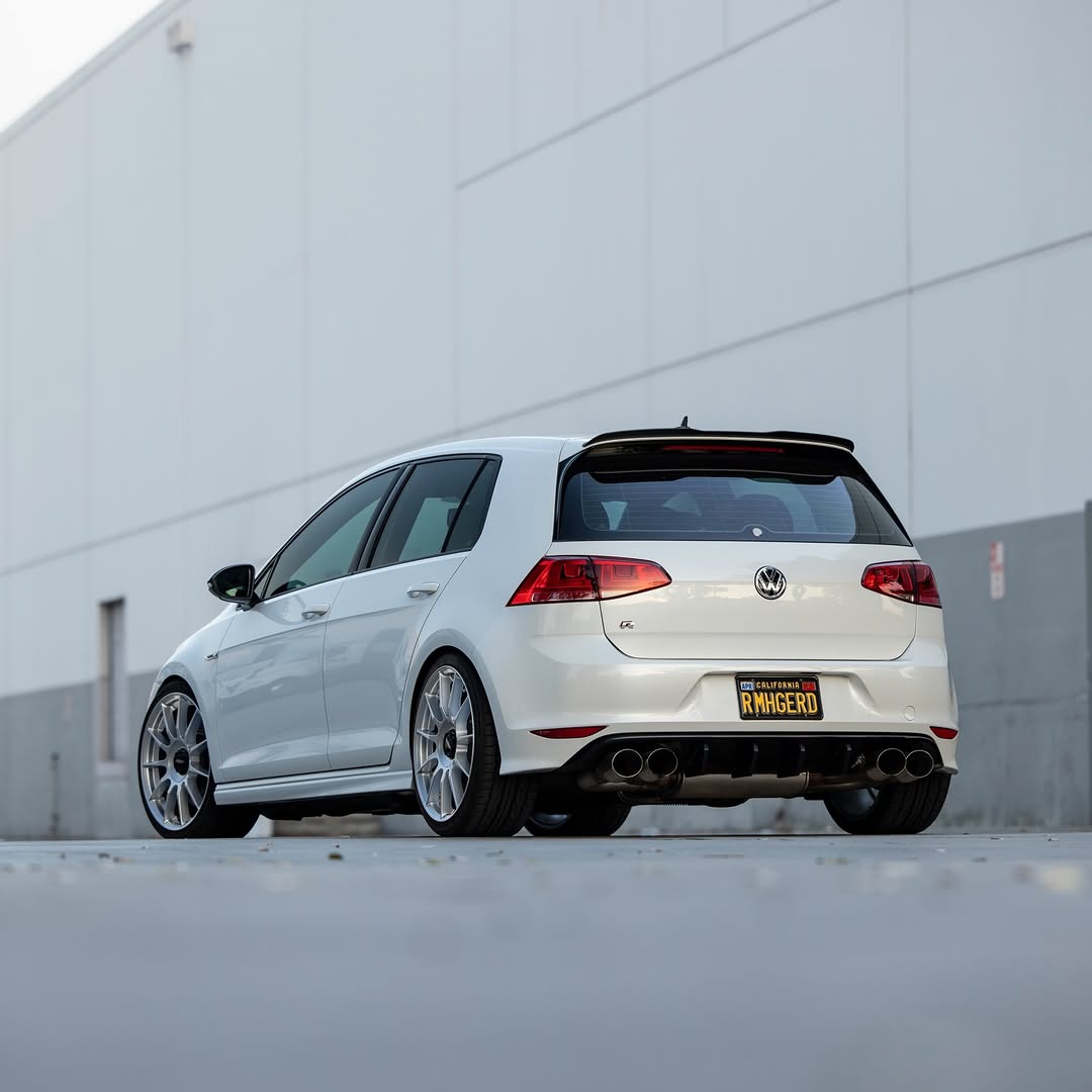 lekan897's tweet photo. VOLKSWAGEN GOLF R ON ROTIFORM WHEELS https://t.co/BHKVch1JuK