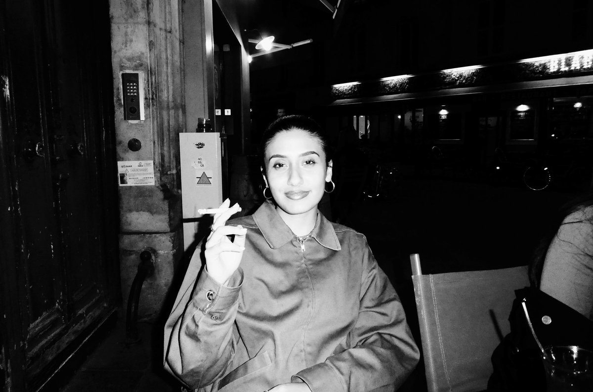 coolgirlatbar's tweet photo. 20 heures à Paris https://t.co/yR2OtGOJXw