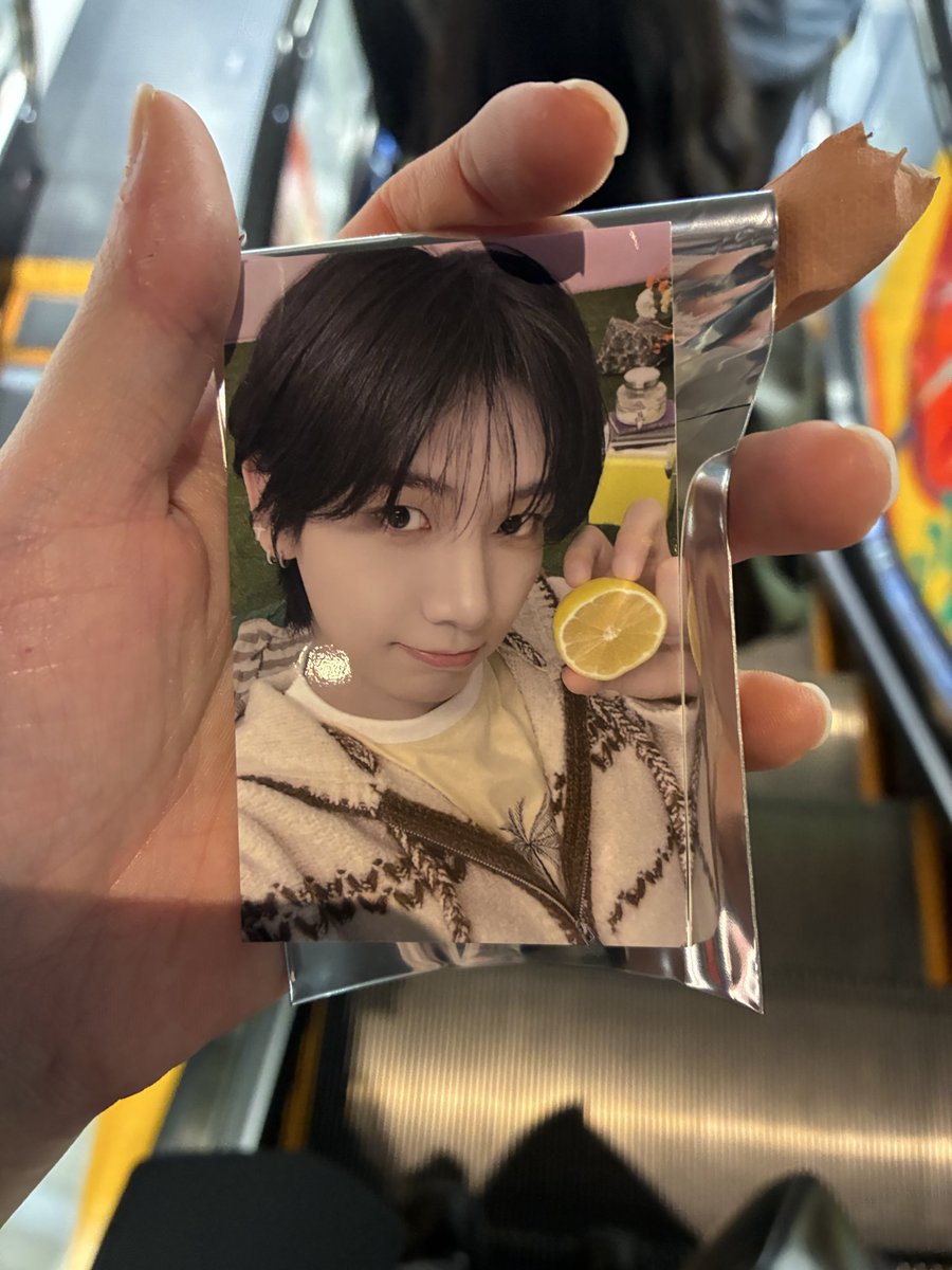 우미 tweet media