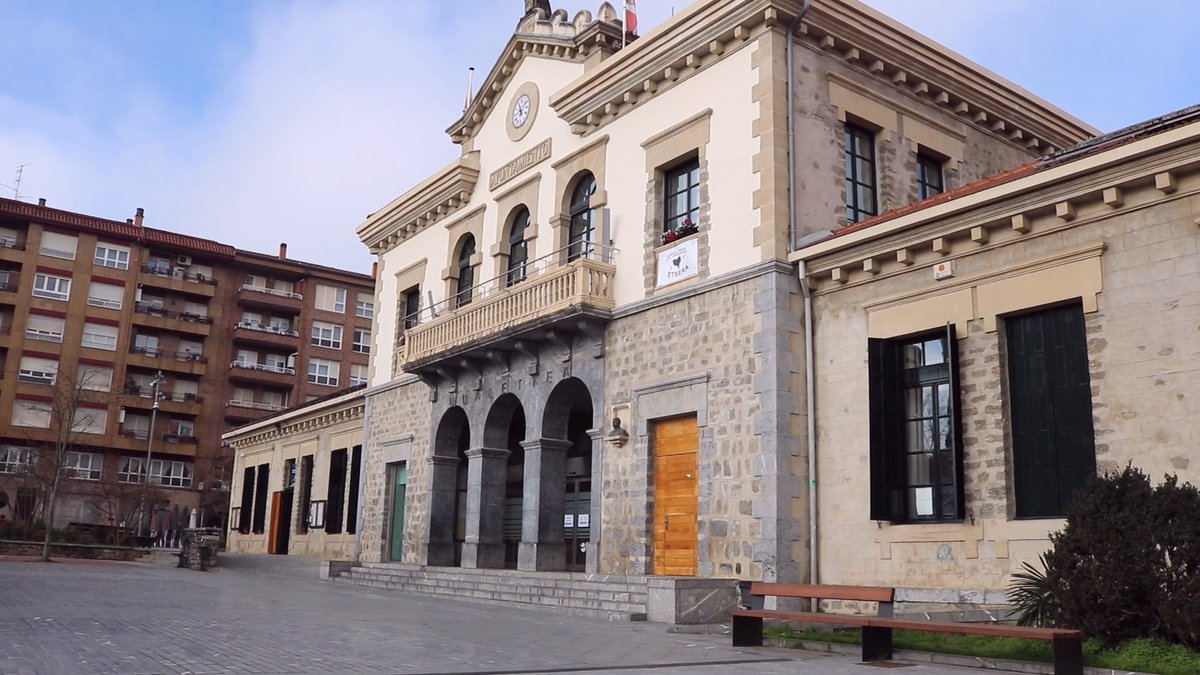 Hacienda publica el calendario para el cobro de tributos municipales de Amurrio. radiollodio.com/2026/04/17/hac…