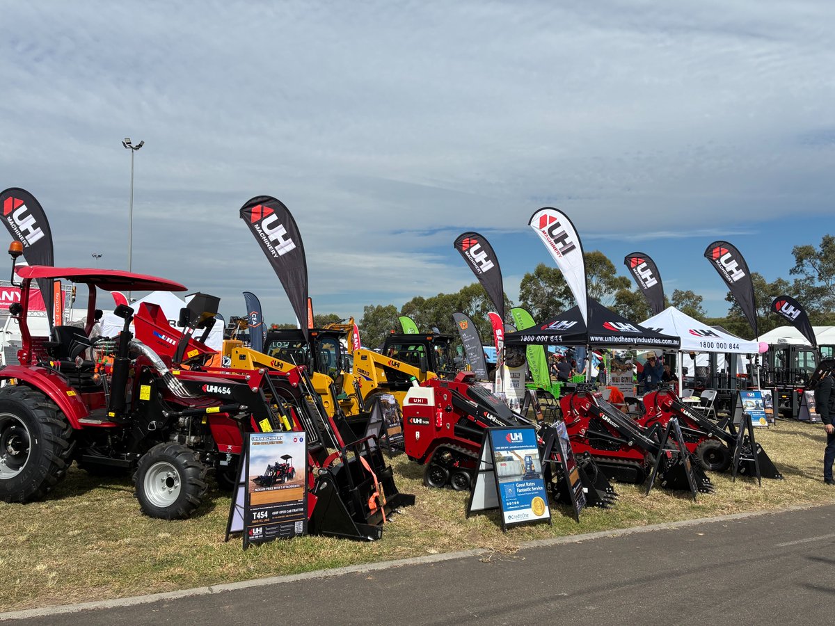creditonegroup's tweet photo. The Credit One Team is at the 2026 The National Diesel Dirt and Turf Expo with our friends at UHI Machinery 🚜

We’re on site at Sydney Dragway and ready to chat all things machinery finance. Swing by Site K6 and come say hello! https://t.co/CM9R1TT37b