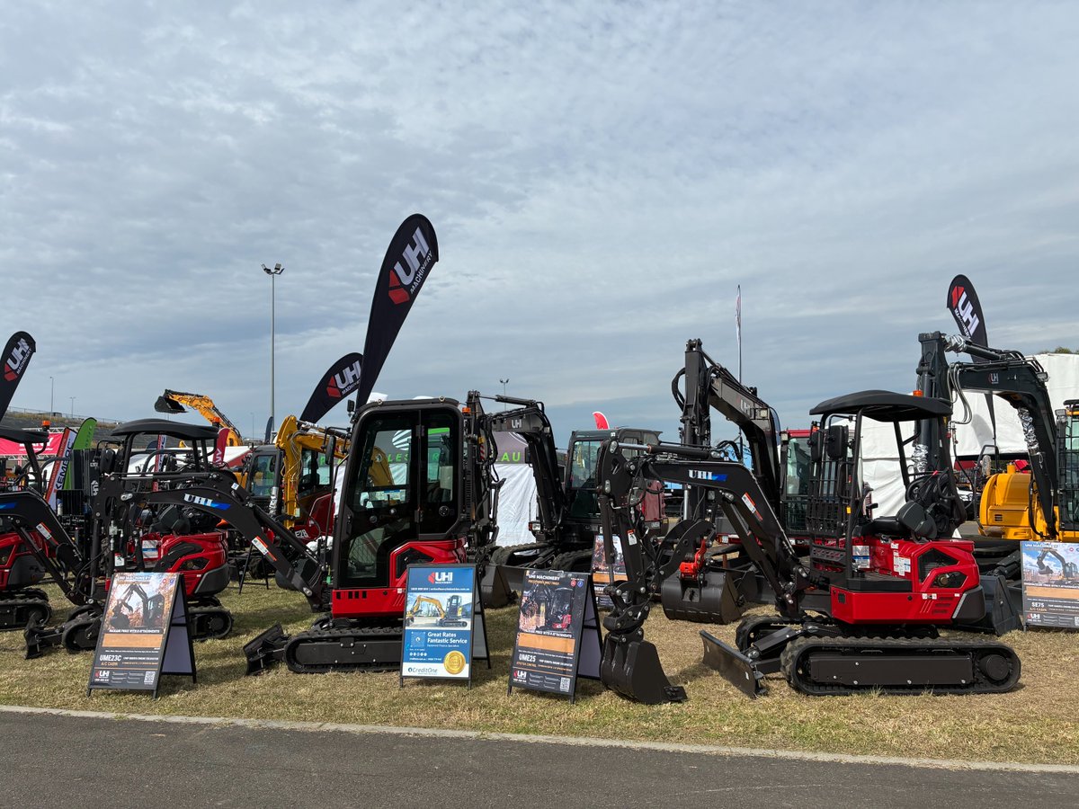 creditonegroup's tweet photo. The Credit One Team is at the 2026 The National Diesel Dirt and Turf Expo with our friends at UHI Machinery 🚜

We’re on site at Sydney Dragway and ready to chat all things machinery finance. Swing by Site K6 and come say hello! https://t.co/CM9R1TT37b