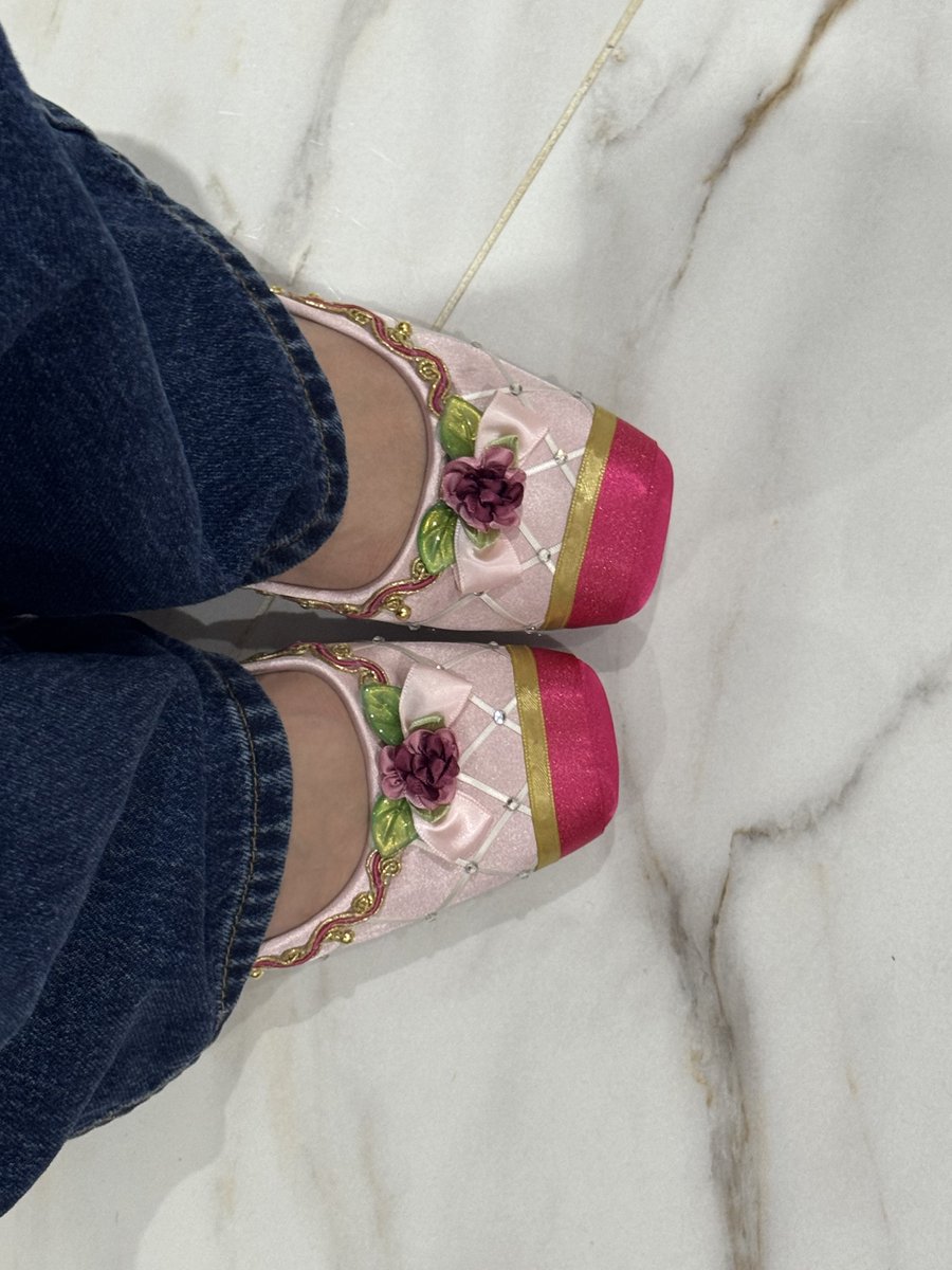 sarah 💌 tweet media