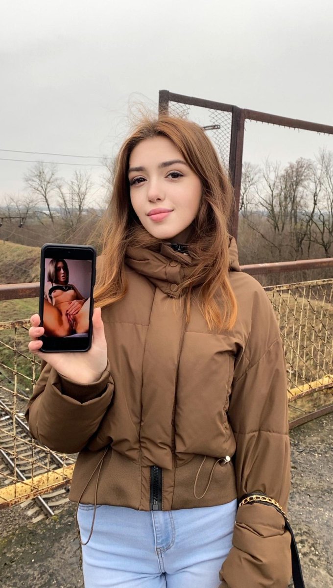 Ava tweet media