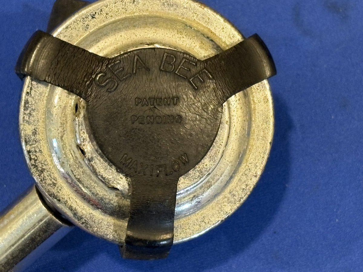 VintageScuba's tweet photo. Has anyone ever come across one of these Sea Bee Maxiflow regulators?
You’ve got to wonder what it would have been like to dive with one of these early design with bubbles going straight into your face the whole time. Not exactly what we’d call “streamlined” today! https://t.co/ibSSPd99CR