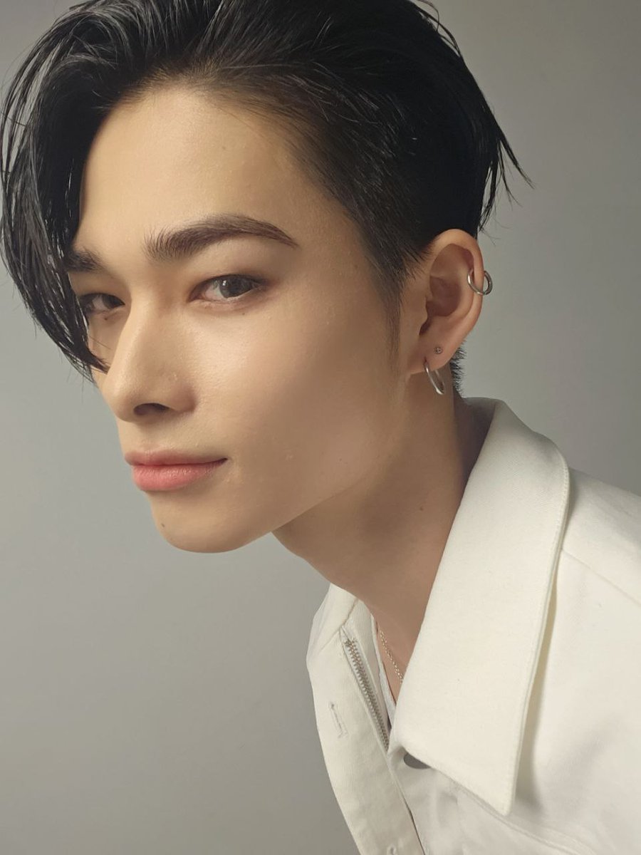 𝐇icimos un piedra, papel o tijera entre todos para ver quién venía al #o͞as𝕚sꕀ𝑠how y terminé siendo el ganador como siempre y como debe de ser. 𝚂o, es momento de #𝚜ɑy·𝜗あ𝚑ǝyɑ mientras salgo corriendo al debut de las bebidas lindas.

𝙶a͞rek𝕚's 𝄞★  𝑓əver !