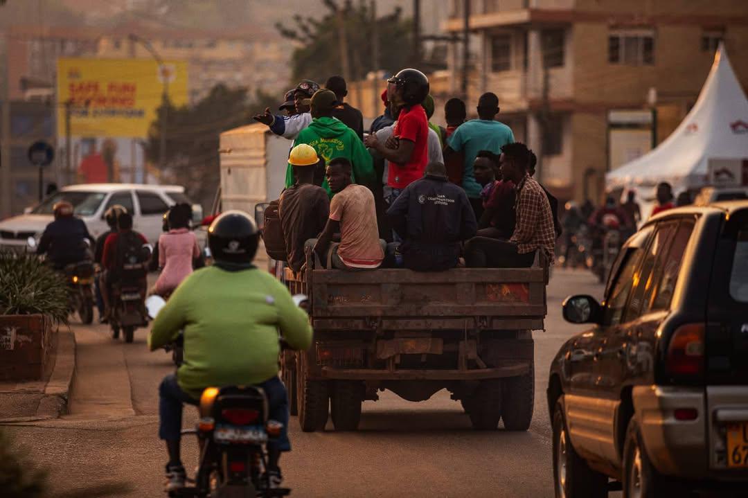 ._huzaifah_😂 tweet media