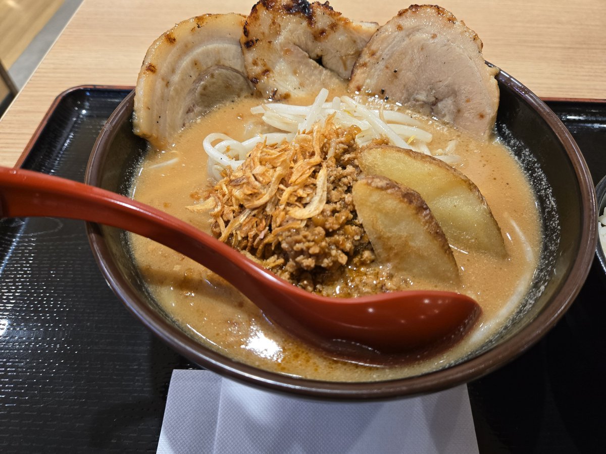 味噌ら～めん
ｽﾞﾙｽﾞﾙ(˘ω˘🍜 )