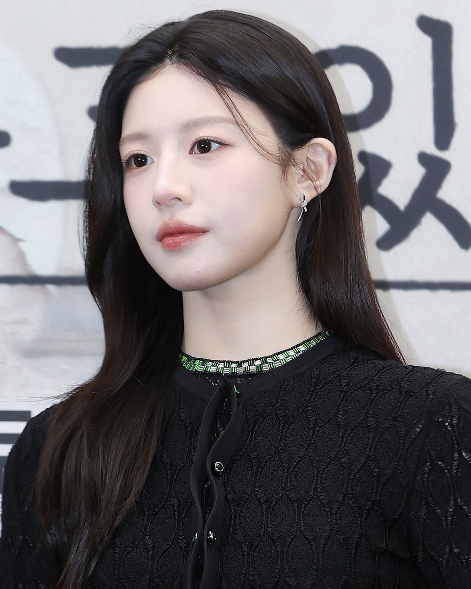 go younjung tweet media