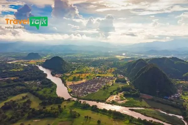 tourando's tweet image. 🌄 Du lịch Chiang Rai – Tam Giác Vàng: điểm đến mê hoặc với chùa đẹp, thiên nhiên ấn tượng và văn hóa đặc sắc miền Bắc Thái Lan. Xem ngay: traveltalk.vn/du-lich-chiang… #ChiangRai #TamGiacVang #DuLichThaiLan