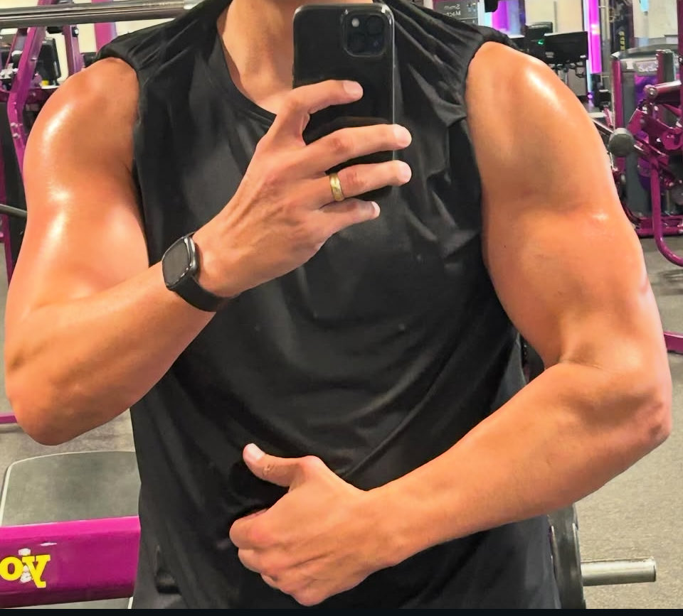 kittle1000's tweet image. We made it, folks! Happy Friday! Hope everyone is moooovin! 
#flexfriday