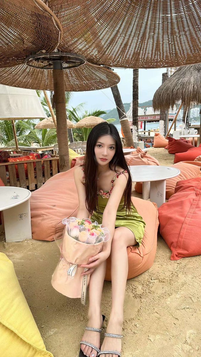 GoddessWS's tweet photo. 怀念在南方的闲暇时光 #日常调教 #成都女S #成都女王 #鞭打 #坐脸 #强制 #足交压榨  #足控福利 #黑丝 #打耳光 #羞辱  #成都线下 #足交 #狗奴  #女王 #恋足 #femdom #findom https://t.co/BiK5vZcKgx