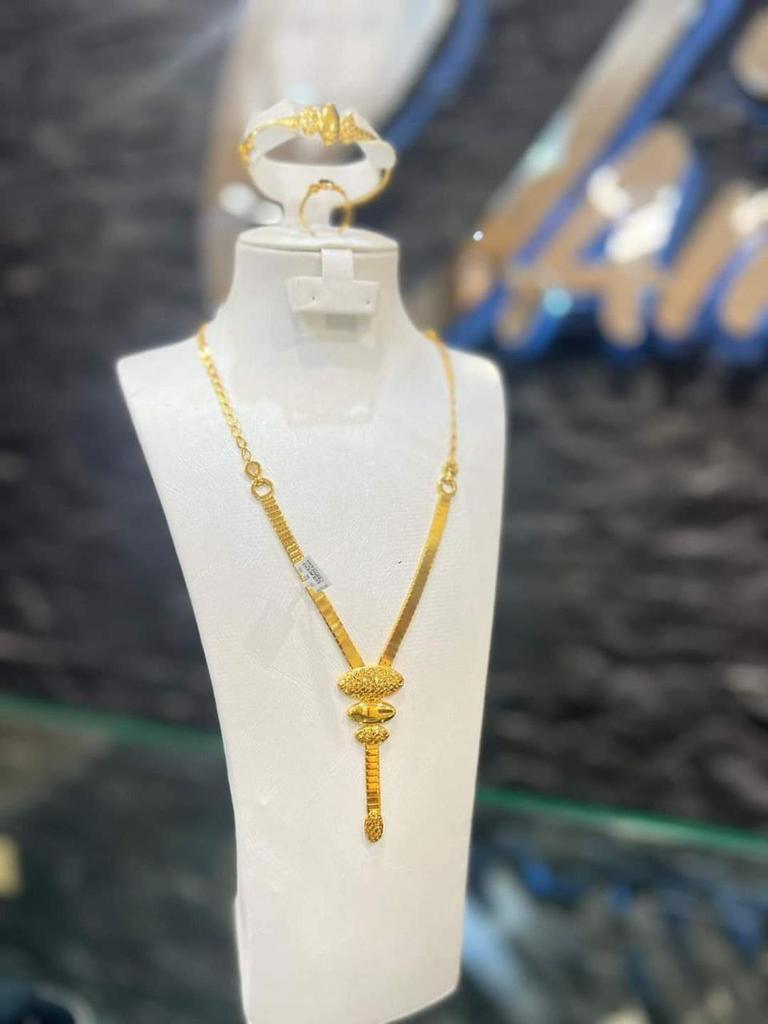 Danengpage's tweet image. AMIRA GOLD, ORIGINAL THING #TrustedService #goldjewelry #realmarketing 22k and 24k gold