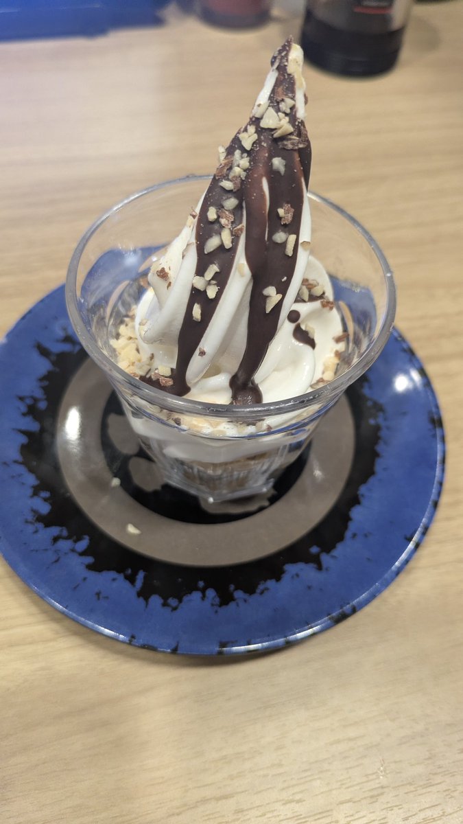 ミリオンセットで学んだはずなのに記憶をリセットされたオタク😇はちゃめちゃにお腹いっぱいになって現場前なのにめちゃくちゃ眠い😇
ミニソフト美味しかった